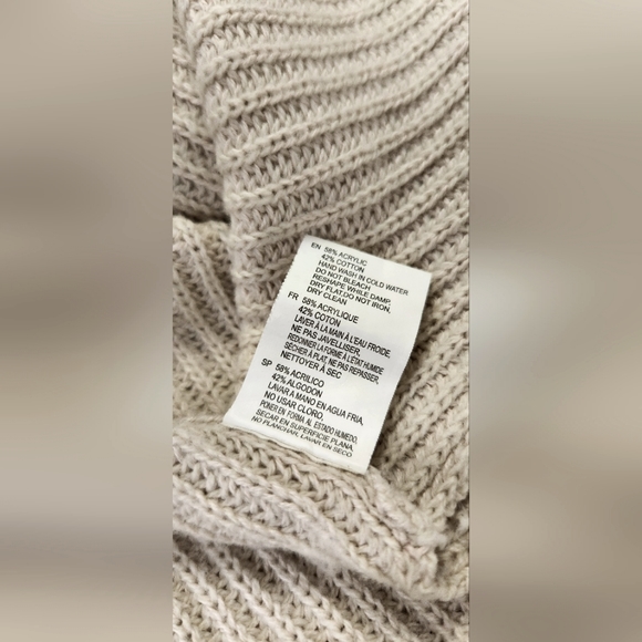 Asymmetrical Long Back Sweater - Picture 6 of 6